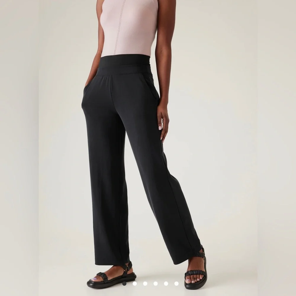 Athleta Seasoft Pant // Black #533653 - Picture 1 of 16